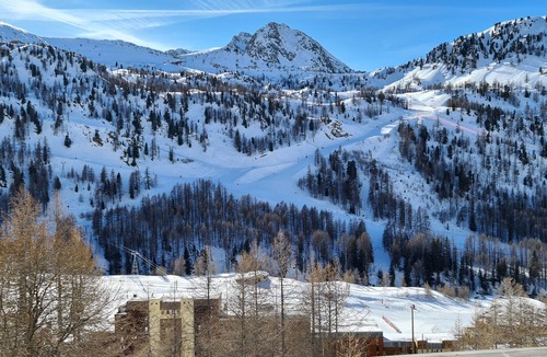 Isola Apartment | LUXURIOUS APARTMENT * 8PERS * WIFI * VIEW ON THE SLOPES