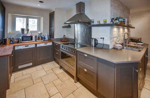 Goult House | Luxurious home in Goult