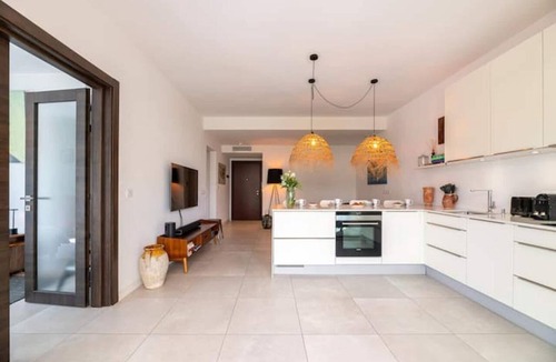 Cap-d'Antibes Apartment | Luxury Apartment in Juan les Pins