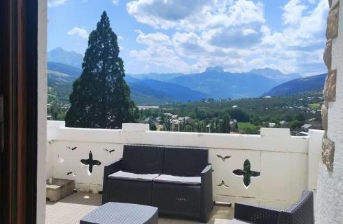 Jausiers Apartment | Luxury apartment in the castle in Jausiers