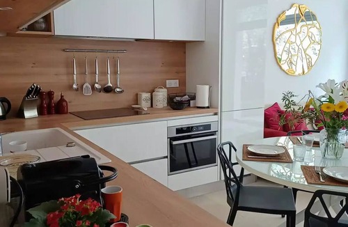 Avignon City Centre Apartment | Luxury apartment jacuzzi-pool-air con