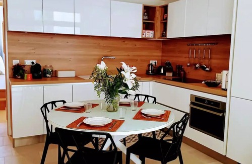 Avignon City Centre Apartment | Luxury apartment jacuzzi-pool-air con