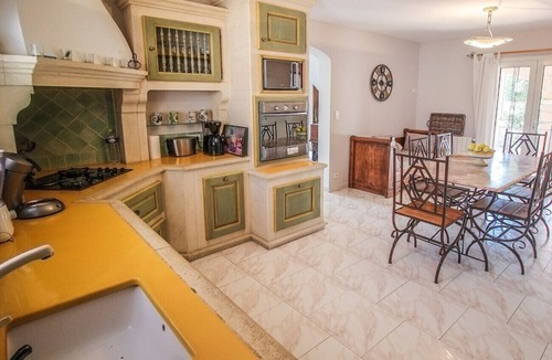 Mouries Villa | Luxury landhouse near Mouriès, Alpilles, big plot, intimate pool area