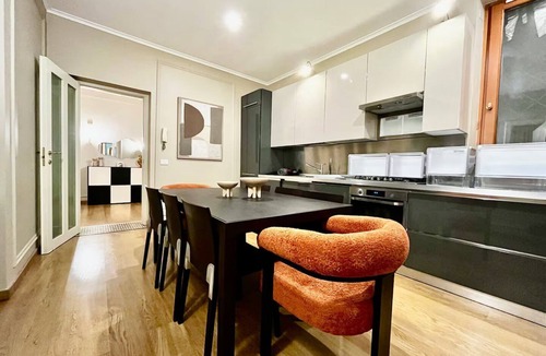 Rione III Colonna Apartment | Luxury, Light & History – An Exquisite Stay in the Heart of Rome