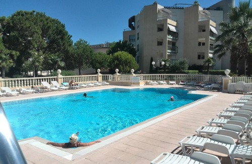 Cros-de-Cagnes Apartment | Luxury Seafront Apartment With Large Private Garden