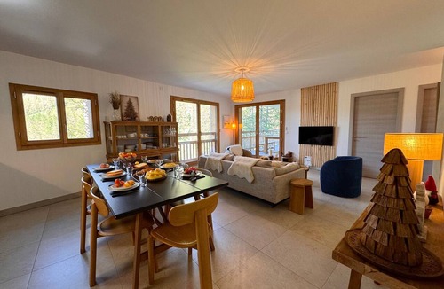 Les Claux Apartment | Luxury Ski Apartment - Near Slopes, 2 Garages, Sleeps 8