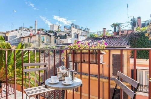 Rione III Colonna Apartment | Luxury Spanish Steps Terrace
