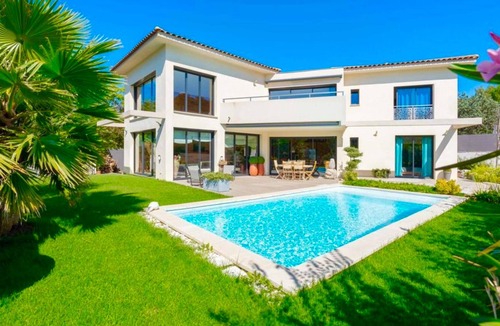 Gemenos Villa | Luxury Villa in Gemenos