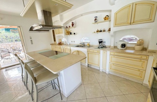 Montauroux Villa | Luxury Villa with Spa, Sauna, and Billiards Table