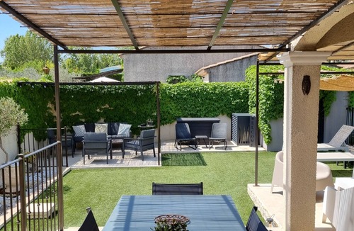 St.-Remy-de-Provence Villa | Magnificent villa 3* with heated swimming pool 7 minutes from the city center