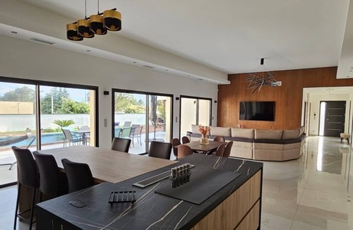 Caremeau Villa | MAGNIFICENT CONTEMPORARY VILLA IN THE HEIGHTS OF NIMES