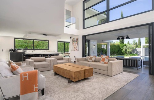 Biot House | Magnificent contemporary villa with swimming pool