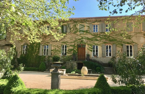 Gemenos House | Magnificent Gîte with infinity pool at Château de Jouques