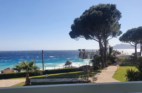 Cannes La Bocca House | Magnificent luxury duplex with seafront terrace