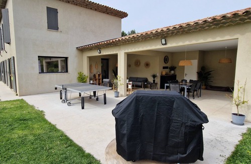Aix-en-Provence House | Magnificent villa in the Aix countryside