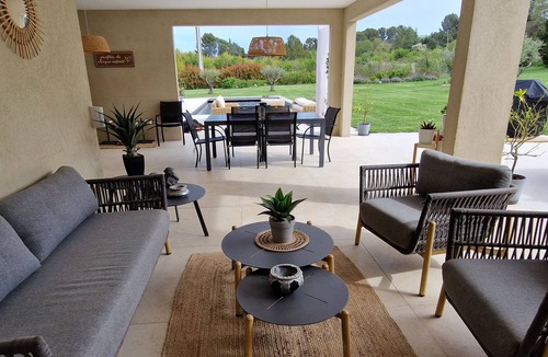 Aix-en-Provence House | Magnificent villa in the Aix countryside