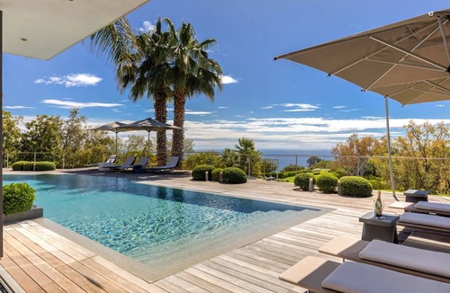 California - Pezou House | Magnificent villa with sea view and swimming pool