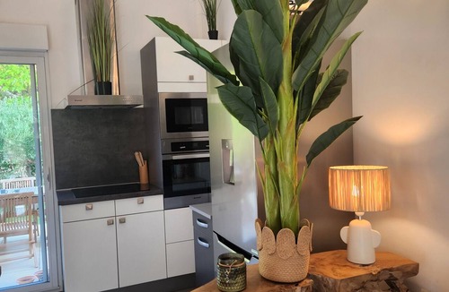 Le Dramont Condo | Magnifique appartement de 2 chambres en rez-de-jardin