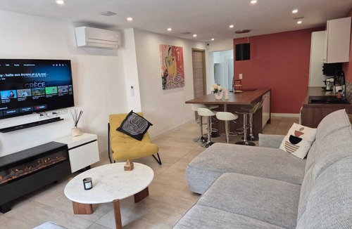 La Crau Apartment | Magnifique Appartement 2 Chambres Espaces Extérieurs 50m2