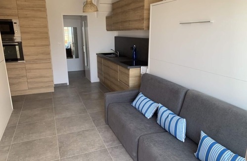 Hyeres Apartment | Magnifique Duplex AU Dernier Etage Avec SES 2 Terrasses VUE MER SUR LE Port