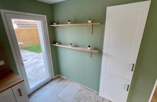Avignon House | Maison 4 chambres pour 7 personnes max, terrasse, jardin, entièrement rénovée, clim réversible, WiFi, parking, cuisine équipée, à 5 min d'Avignon Intra-Muros en Tramway