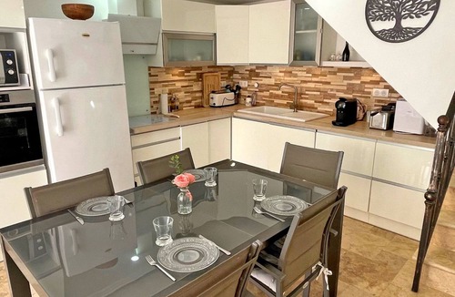 Guerrevieille House | Maison 5 Pers - Vue Mer - Climatisation by Interhome