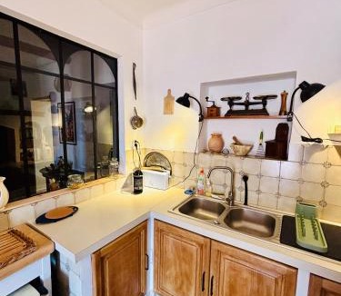Chateauneuf-Villevieille House | Maison avec jardin - Lou Cantaréu