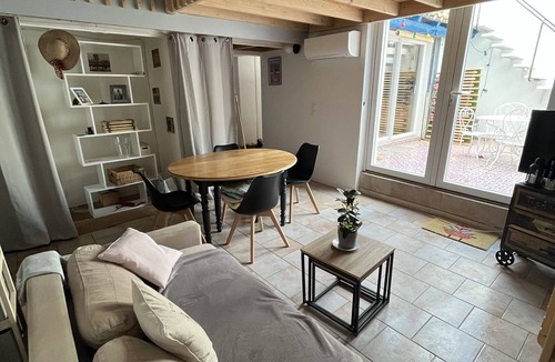 Aigues-Mortes Medieval City House | Maison au Coeur de la Cité Avec Patio et Terrasse