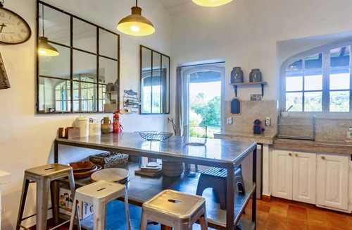 Bonnieux Villa | Maison Ballerine - Eight Bedroom Villa, Sleeps 21