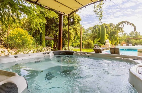 Bonnieux Villa | Maison Ballerine - Eight Bedroom Villa, Sleeps 21