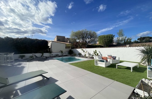 Marseillan House | Maison Céladon Piscine Bord D'étang
