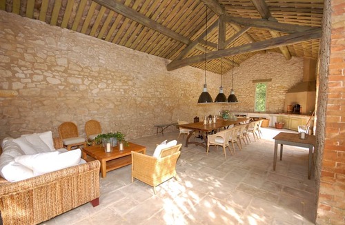Pernes-les-Fontaines Villa | Maison Cerisaie - Four Bedroom Villa, Sleeps 8