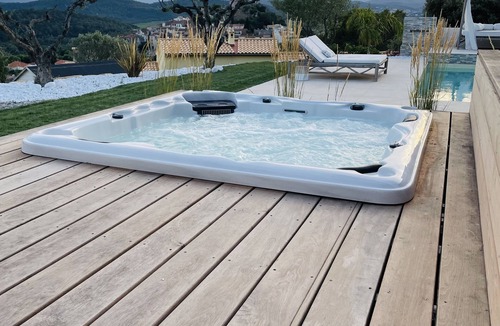 Pierrefeu-du-Var House | Maison Chaleureuse 120m2 Piscine/jacuzzi/jeux