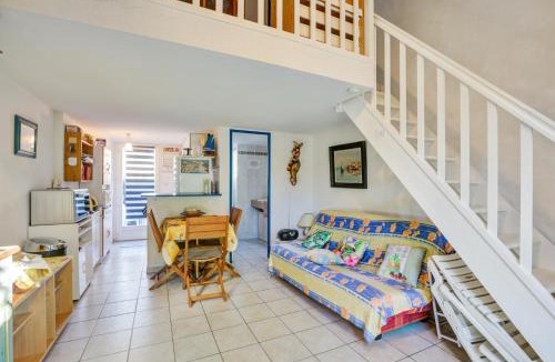 Valras-Plage House | Maison charmante à Valras-Plage avec piscine partagée