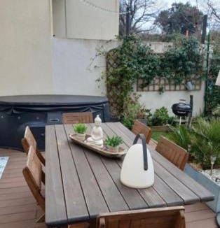 Eyguieres Villa | Maison climatisée avec jaccuzi