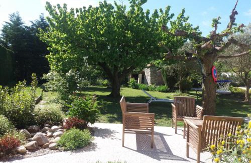 Velleron House | Maison de charme avec piscine privée à Velleron