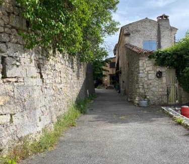 Esparron-de-Verdon Villa | Maison de village à Esparron de verdon vue lac