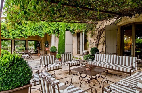 Eygalieres Villa | Maison Des Cypres - Four Bedroom Villa, Sleeps 6