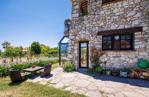 Tourrettes-sur-Loup Ski Chalet | MAISON DES CANORGUES - Peaceful Haven in Tourrettes