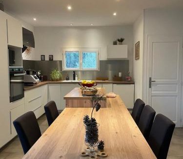 Cuges-les-Pins House | Maison en Provence à L'Orée des Pins