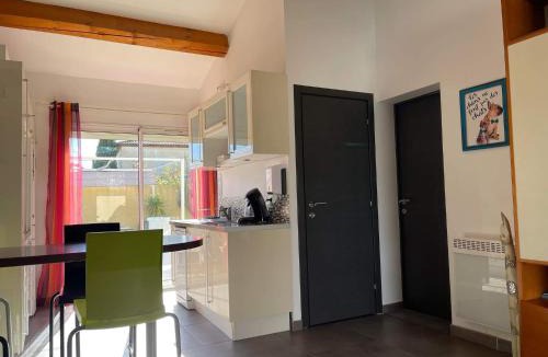 La Crau Apartment | Maison F2, neuve au calme avec jardinet