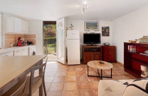 Saint-Laurent-le-Minier Apartment | “Maison De Campagne” Apartment with Mountain View, Shared Pool and Wi-Fi