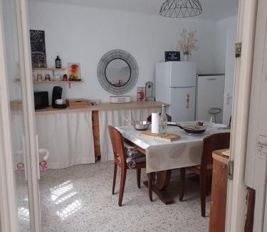 Route d'Arles Apartment | Maison Jardin & Garage P2 10 min Gare Nîmes