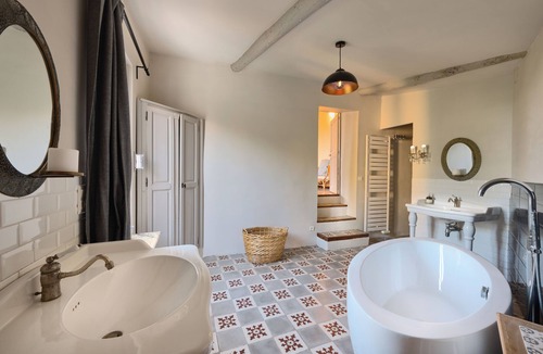 Cabrieres-dʼAigues Bed & Breakfast | Maison Lou Roucas