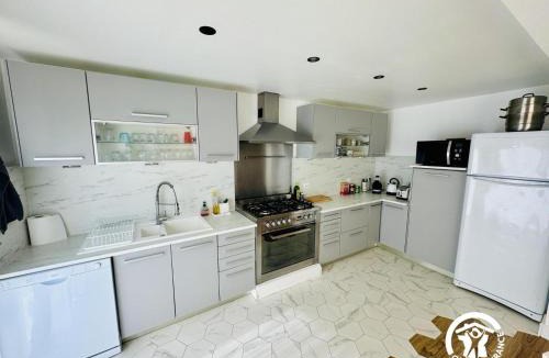 Marcorignan House | Maison Magnolia