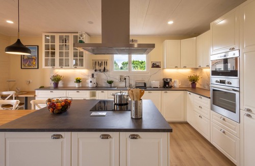 Saint-Saturnin-les-Apt House | Maison Neuve au Coeur du Luberon Pour 6 Personnes, Climatisation,wifi