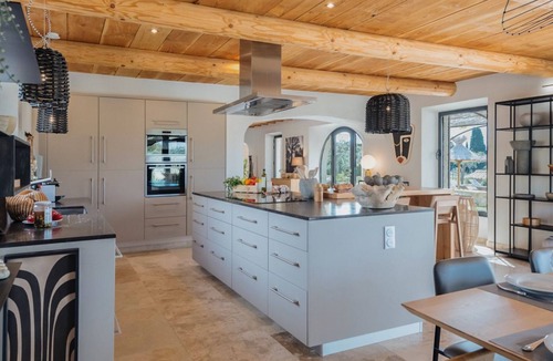 Maussane-les-Alpilles Villa | Maison Sanctuaire - Five Bedroom Villa, Sleeps 10