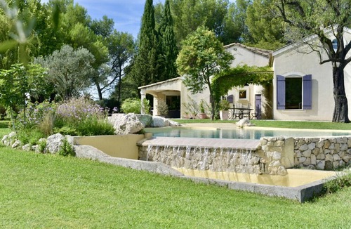 Noves Villa | Maison Satine, a beautiful authentic holiday home for 6 people with a private pool in Provence!