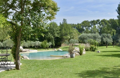 Noves Villa | Maison Satine, a beautiful authentic holiday home for 6 people with a private pool in Provence!