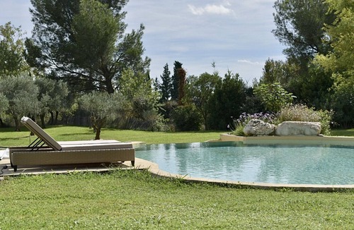 Noves Villa | Maison Satine, a beautiful authentic holiday home for 6 people with a private pool in Provence!